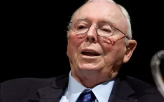 Charlie Munger, parceiro de longa data de Warren Buffett na Berkshire Hathaway, é um dos investidores mais respeitados do mundo.